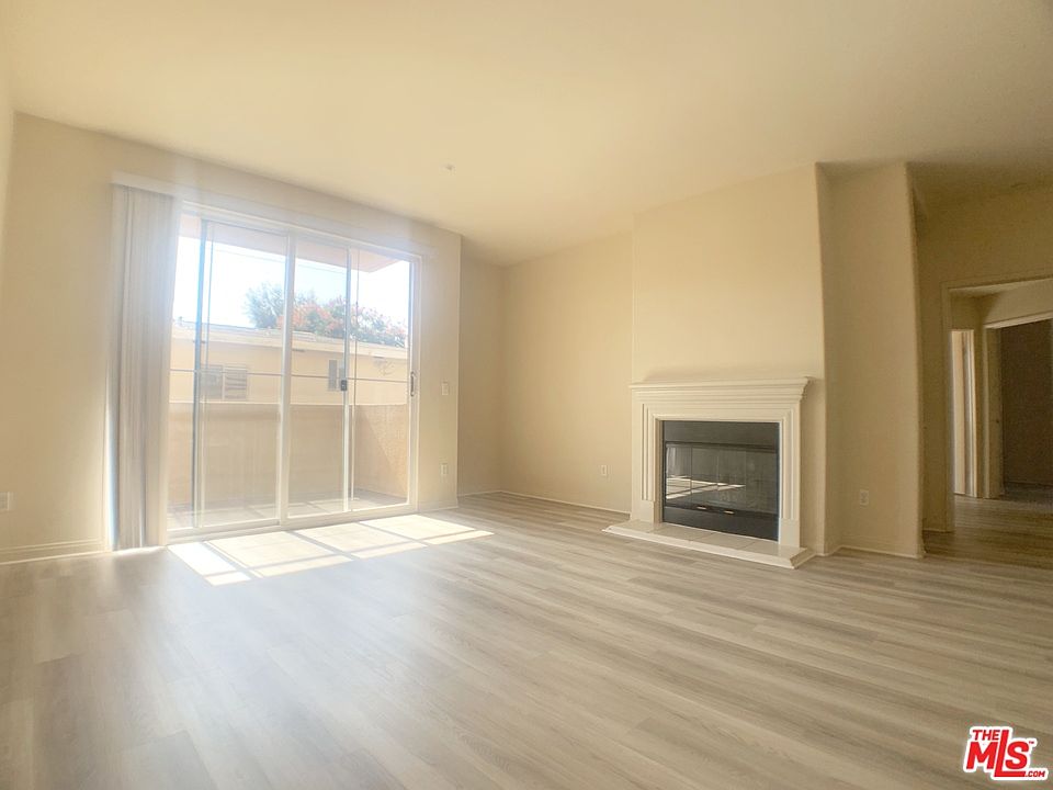1st image of 3623 Jasmine Ave #107