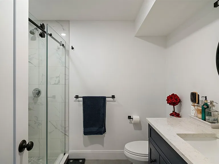 47 Morris St #A — Photo 16