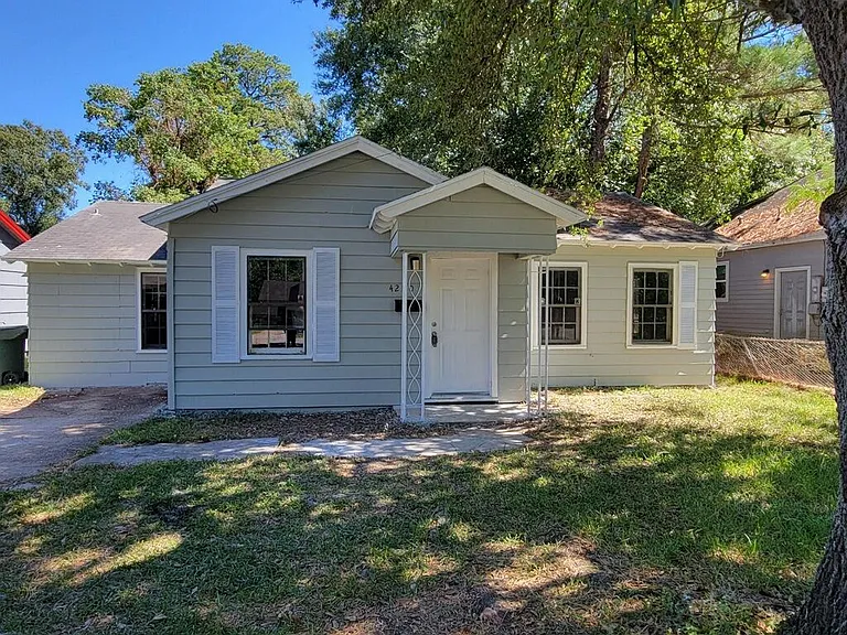 4290 Dallas St — Photo 1