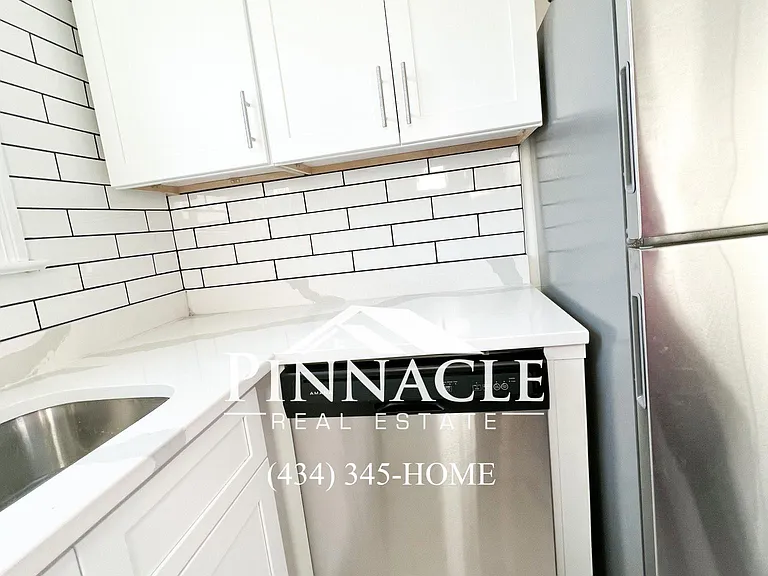 702 Mansfield Ave — Photo 12