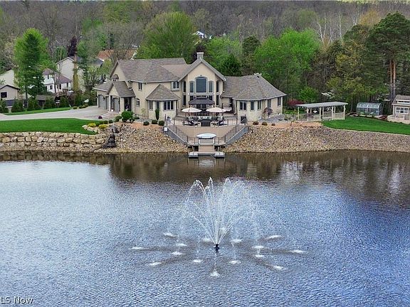 2nd image of 2900 Whispering Pines Dr