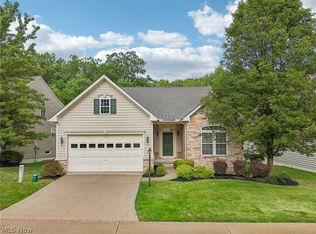 811 Willow Creek Dr, Akron, OH 44333