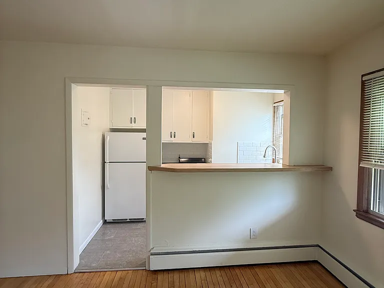 Highland Towers Apartments — Photo 11