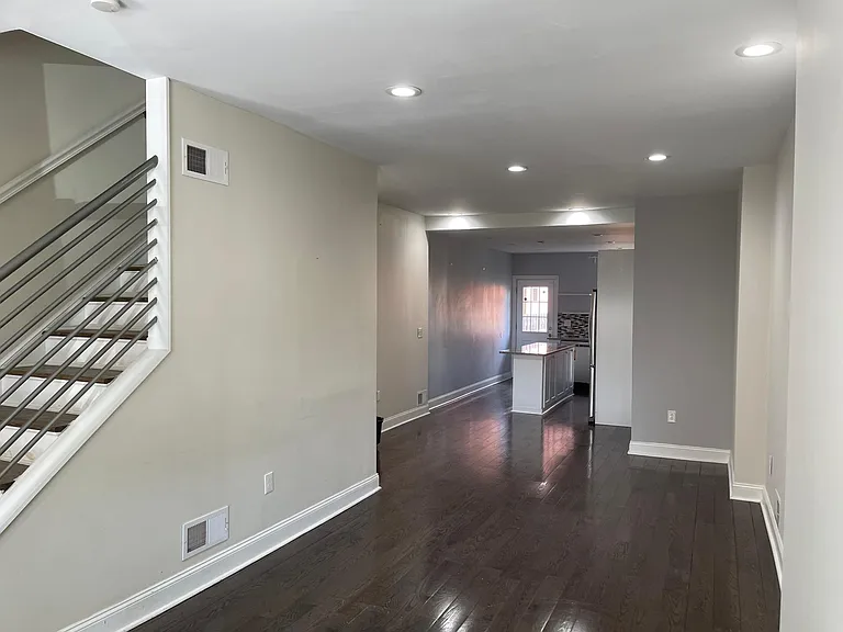 5623 Hays St — Photo 4