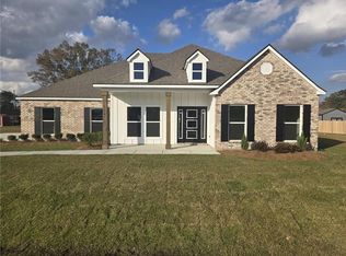 40042 Judith Lora Dr, Gonzales, LA 70737
