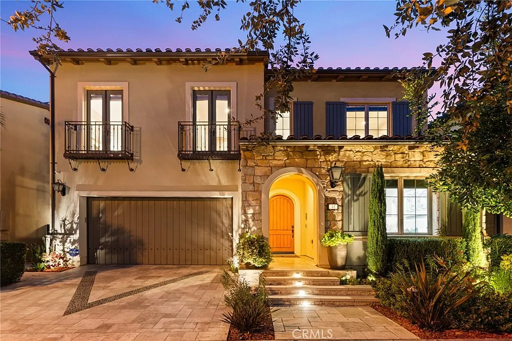 4 bed, 4.5 bath, 4200 sqft, $9,800 — Photo 1