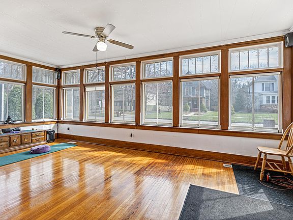 2nd image of 458 W Jackson St APT 1