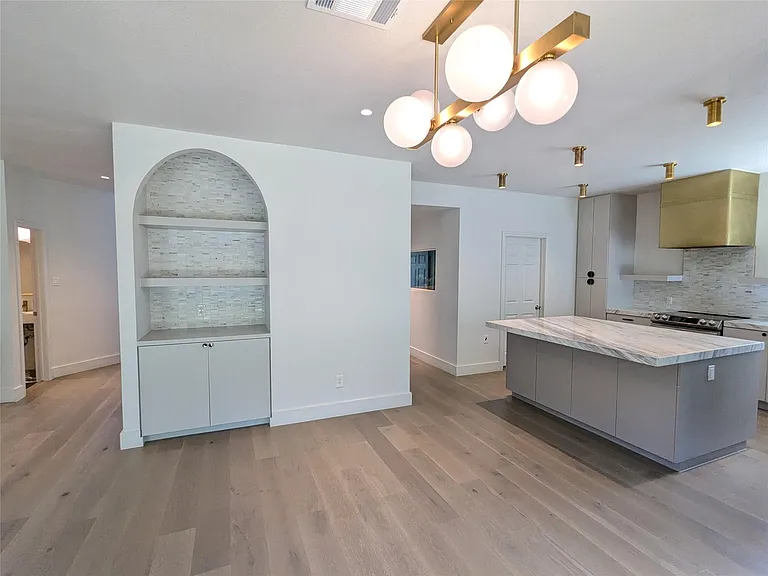9257 Scenic Bluff Dr — Photo 14