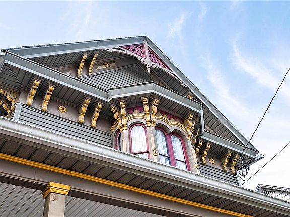 4th image of 527 Delaware Ave