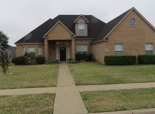 713 Hillcrest Dr, Cleburne, TX 76033