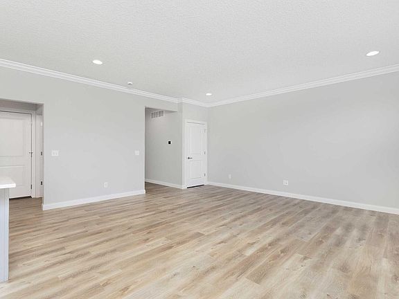 5th image of 3880 Orchard Dr