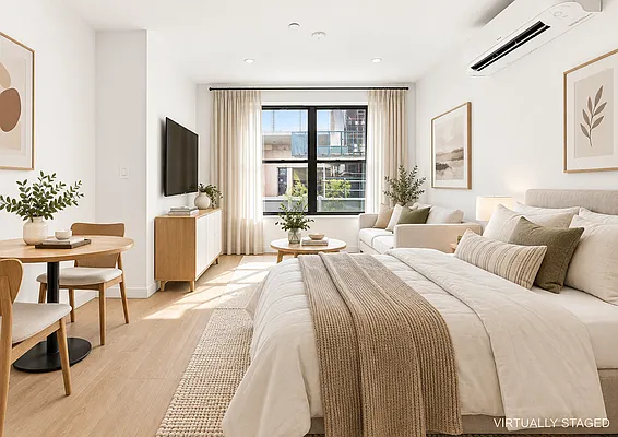Bedroom, photo 1