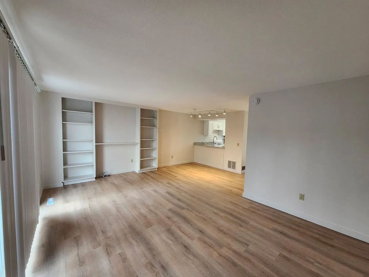 Beautifully Renovated 3-bed, 1.5-bath Condo — Photo 1