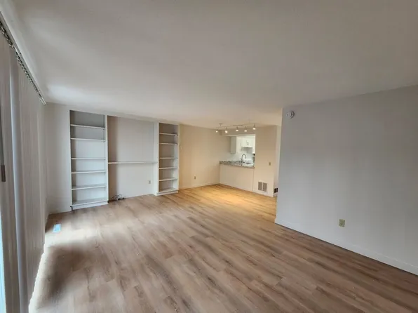10 Winston Ct, Amherst, MA 01002