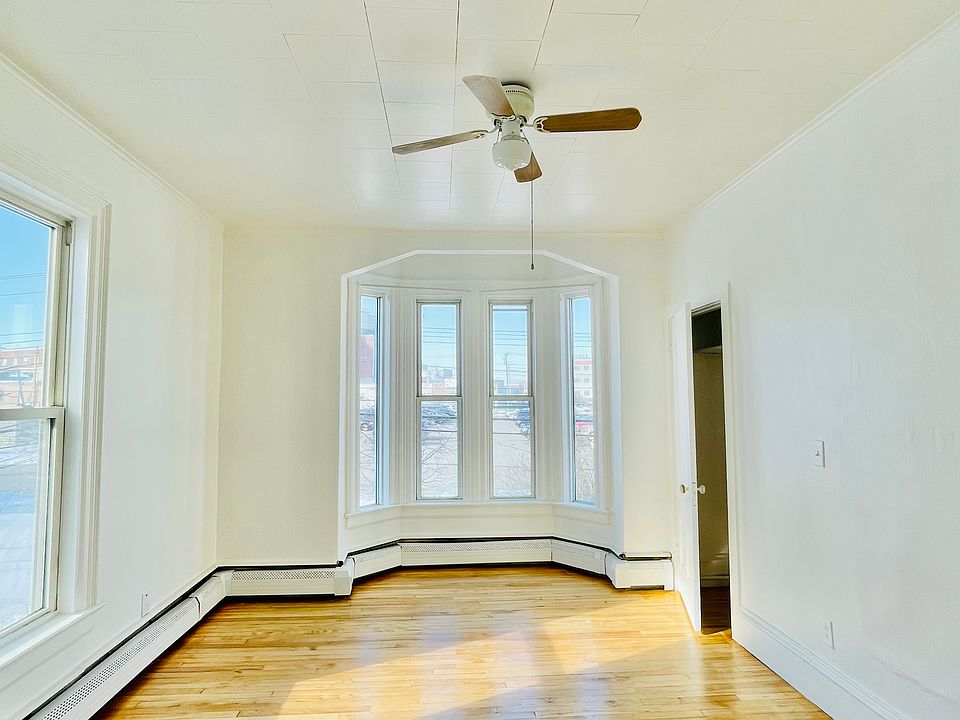 1st image of 143 Oak St #2