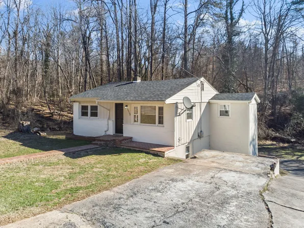 1115 Drewry Rd, Martinsville, VA 24112
