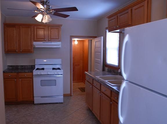 2nd image of 914 Shirland Ave