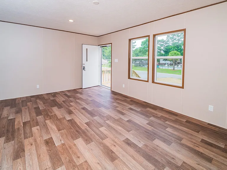 9115 E Calabash Dr SW — Photo 4