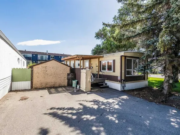 612 20th St NE #45, Medicine Hat, AB T1C 1H5