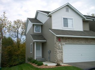 445 Pleasant Ln, Chaska, MN 55318