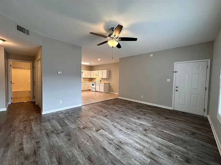 Rand Powell Apartment Homes — Photo 19