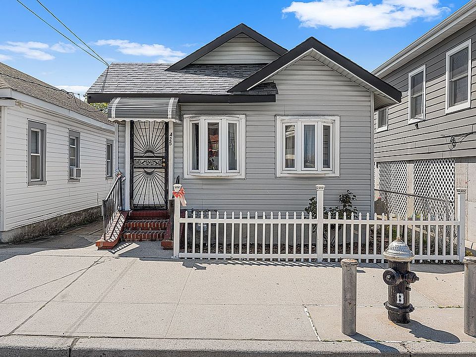 1st image of 425 Beach 46th St
