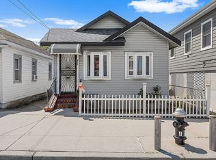 425 Beach 46th St, Far Rockaway, NY 11691