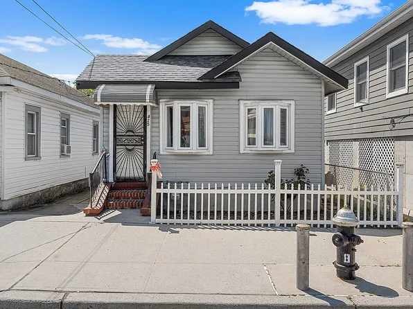 425 46th Bch, Far Rockaway, NY 11691