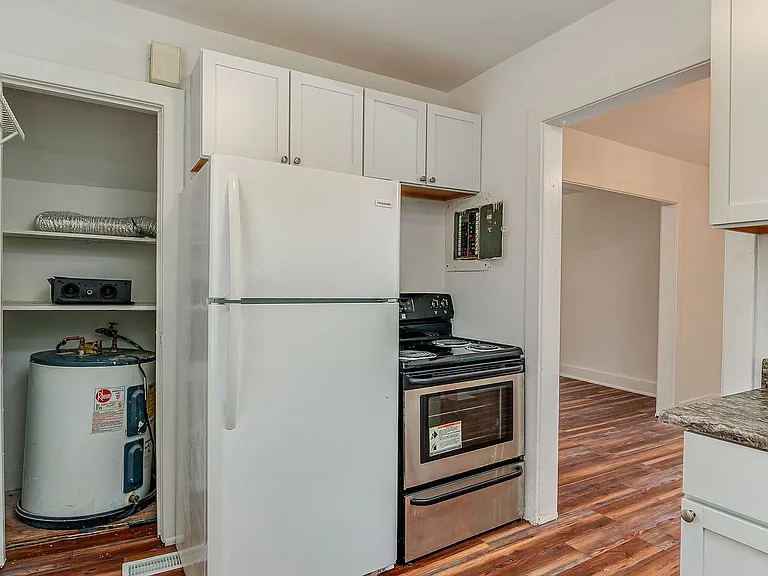 1 Riverside Dr #D — Photo 5