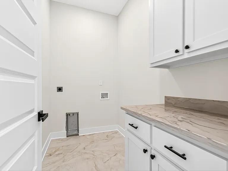 6811 Fir St — Photo 11