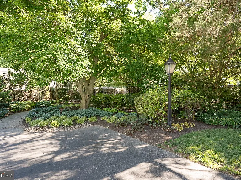 101 E Brookhaven Rd — Photo 115