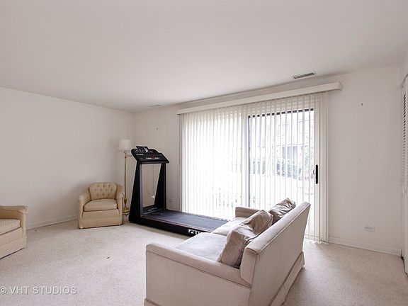 5th image of 7 Stonehearth Ln