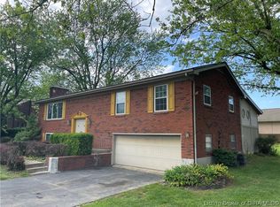 2101 Saint Andrews Rd, Jeffersonville, IN 47130