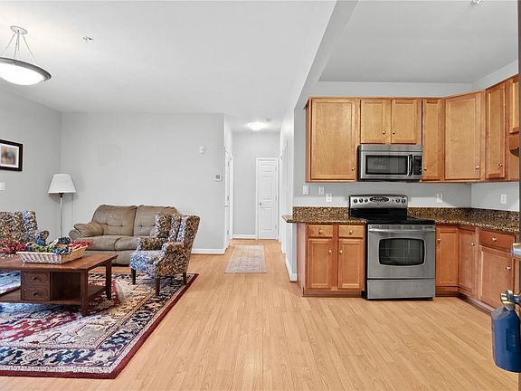 2nd image of 895 Forest Ave APT 101
