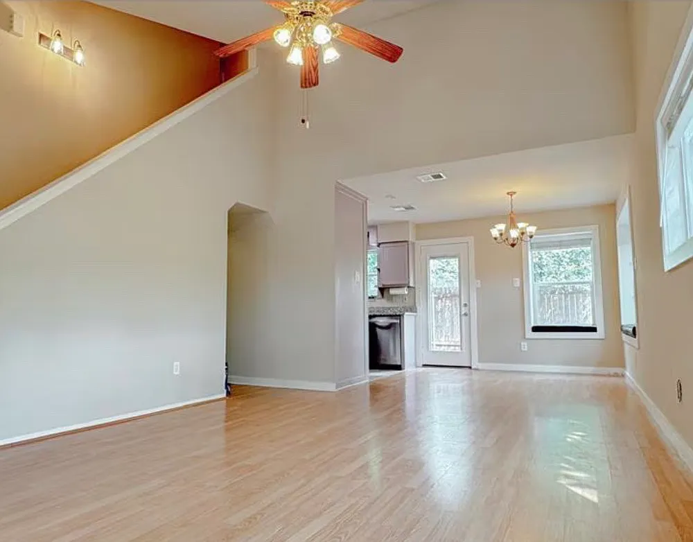 708 Decker Prairie Dr — Photo 4