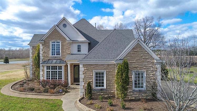 1st image of 265 Lake Pointe Cv