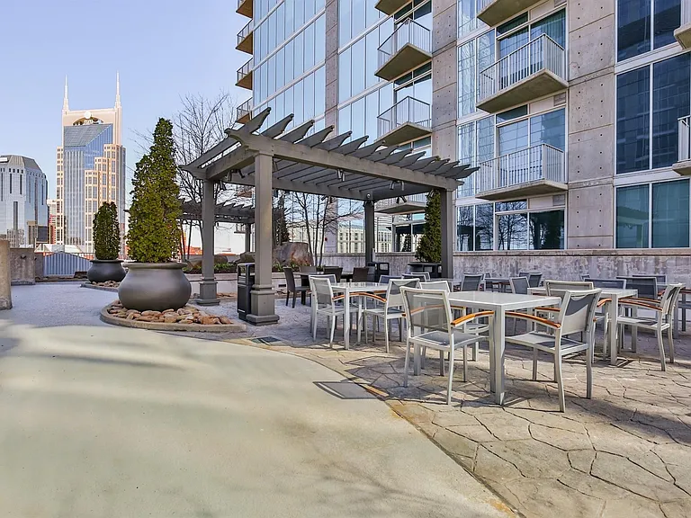 301 Demonbreun St #1610 — Photo 22