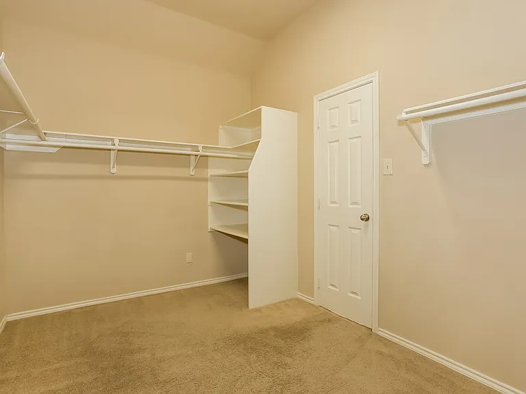 9510 Wakefield Village Dr — Photo 9