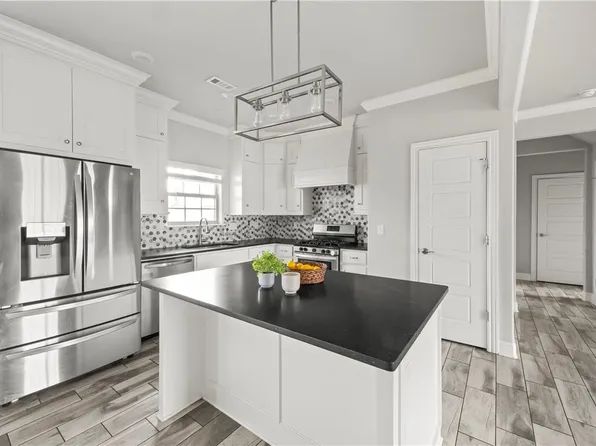 203 Vicks Cir, Centerton, AR 72719