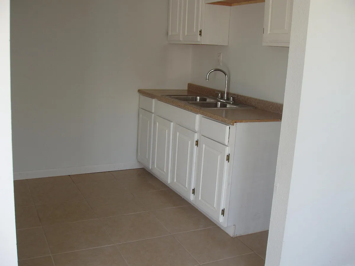 Building Photo - 146 Stella #2