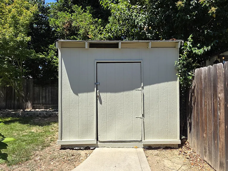 1715 Rockybend Dr — Photo 21