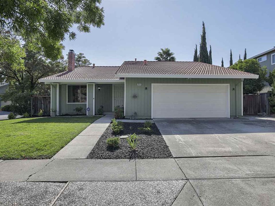 2nd image of 48619 Carlsbad Rd