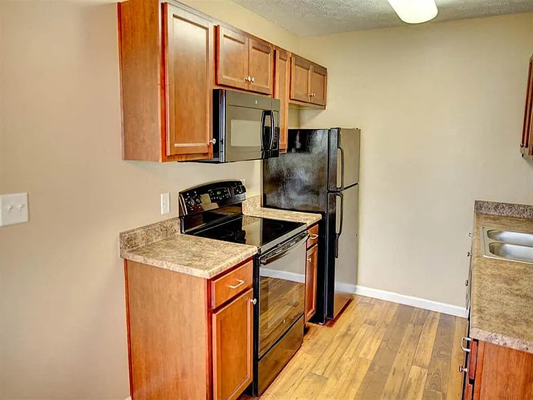 Mill Pond Apartments — Photo 28