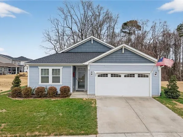 205 Summer Ranch Dr, Fuquay Varina, NC 27526