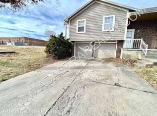 1913 SW 6th St, Blue Springs, MO 64014