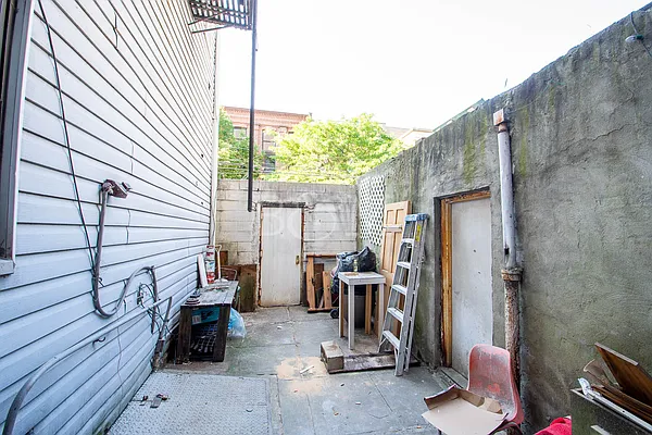 Rented by Brick&Mortar | media 9