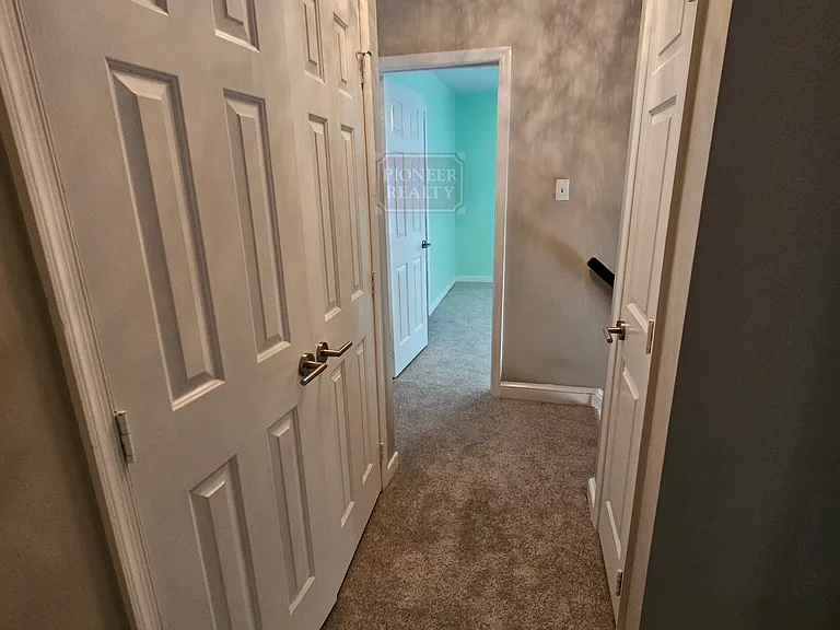 5305 Hill Dr — Photo 35