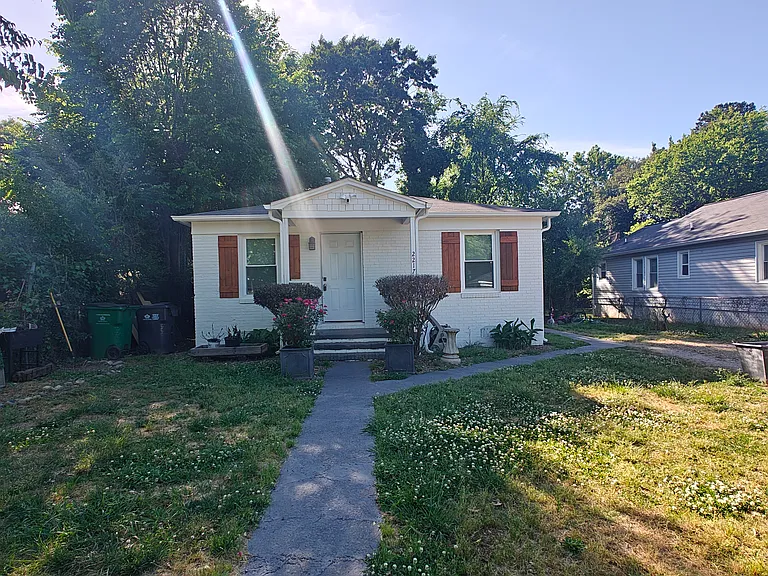 2217 Custer St #2 — Photo 13