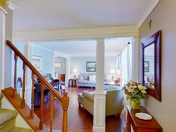 3rd image of 8520 Black Oak Dr NE