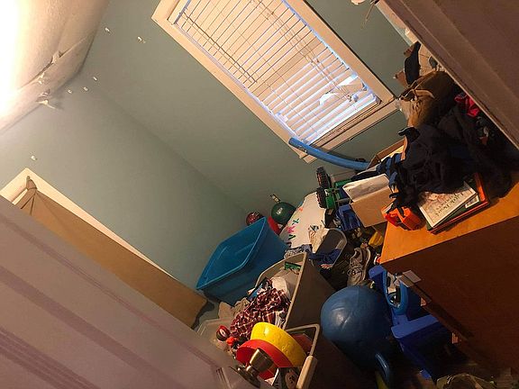 Bedroom (off living room) 